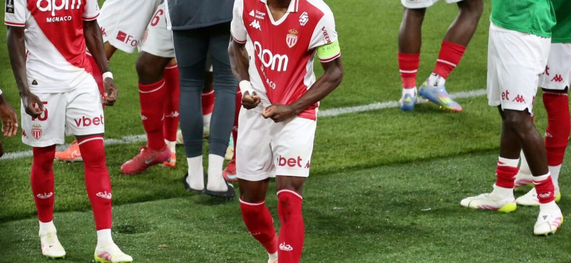 Denis Zakaria Takes Krepin…