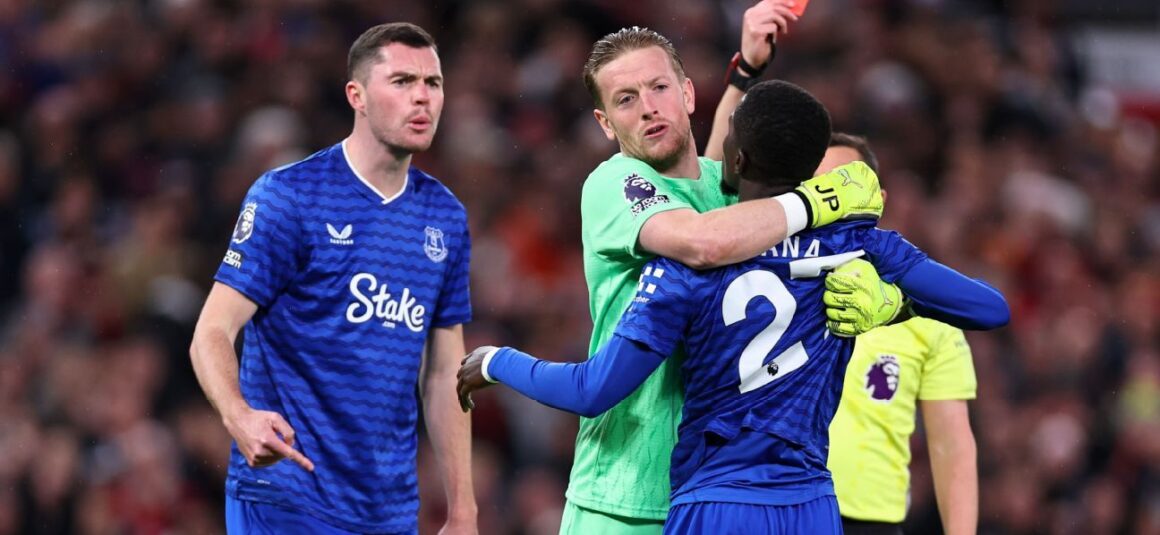 Evertons Gueye Sent Off… Evertons Gueye Sent Off…