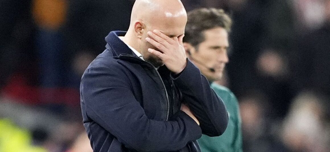 Slot brushes off sack talk…