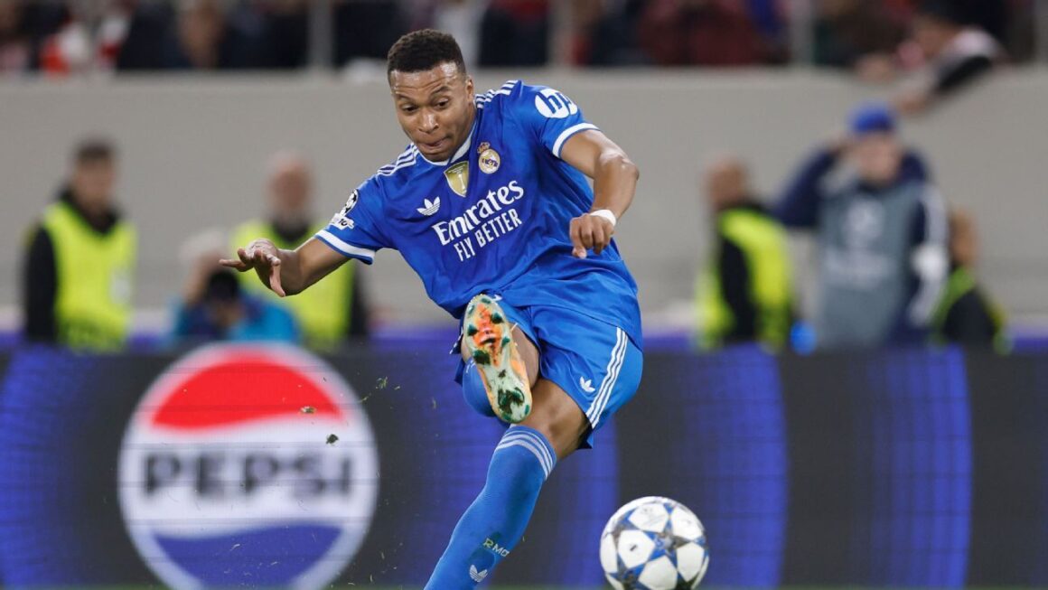 Mbappé: Madrid Players…