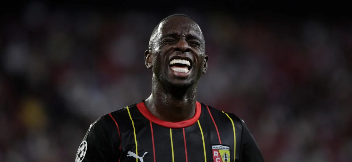 Nantes Sign Lens Left