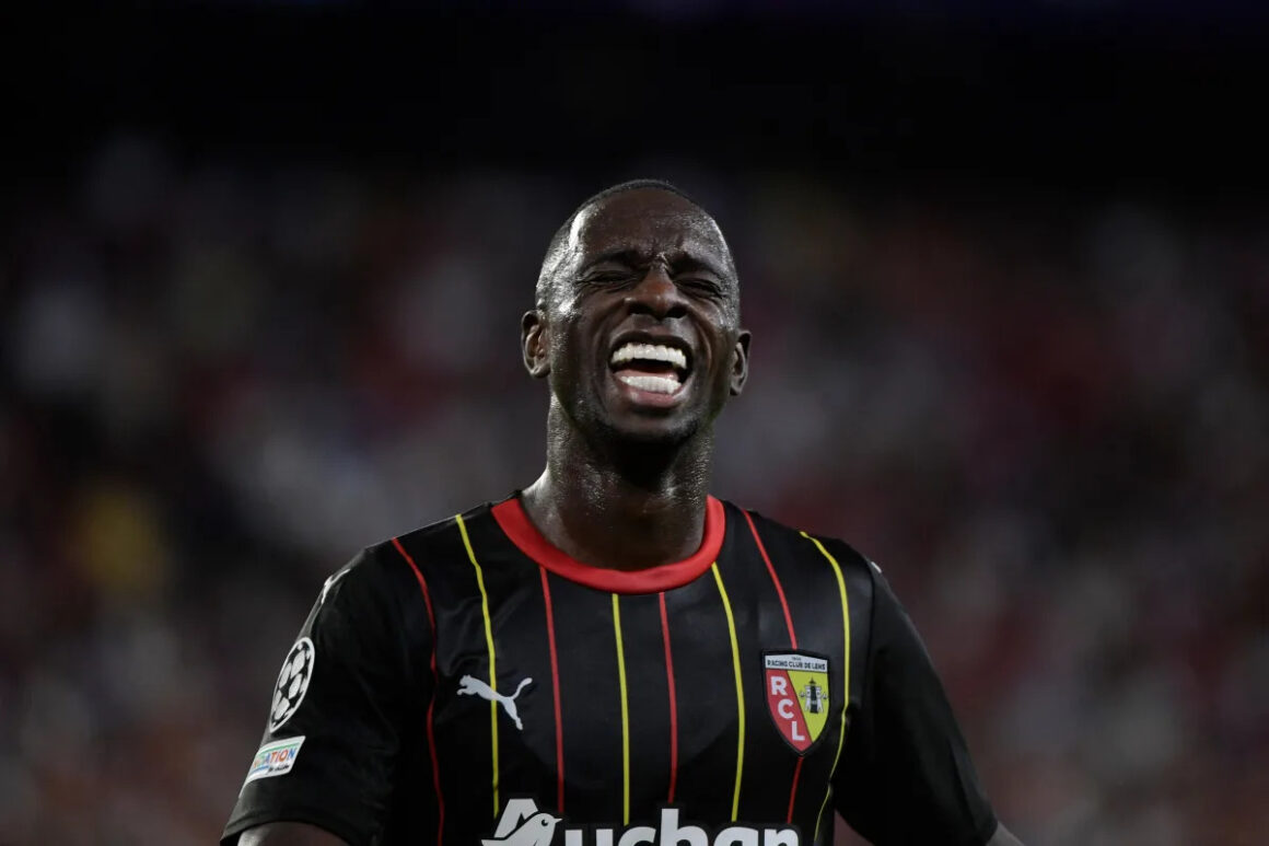 Nantes Sign Lens Left