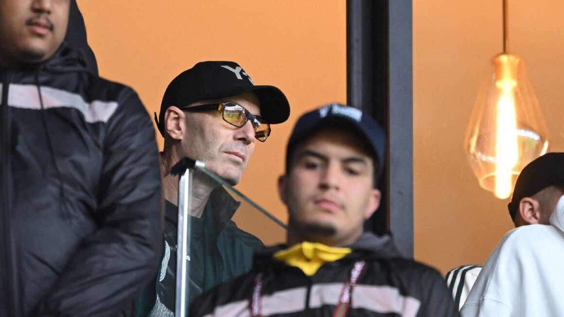 Zidane in Stands for Son… Zidane in Stands for Son…