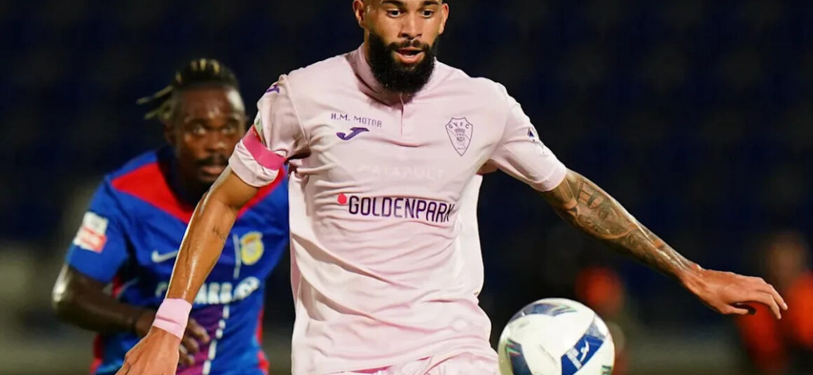 West Ham United poised to sign West Ham United poised to sign