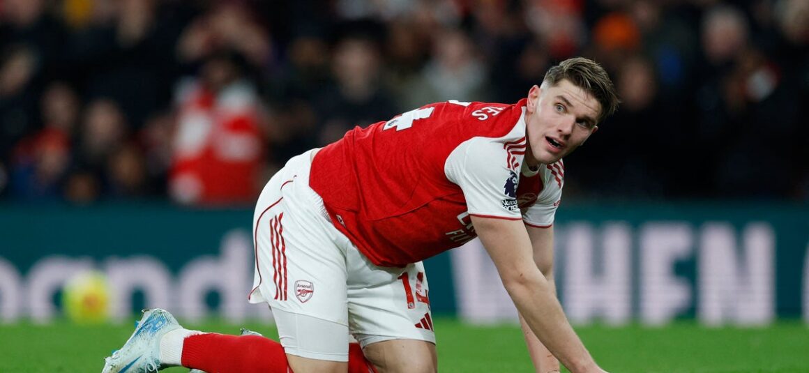 Jamie Carragher: Arsenal…