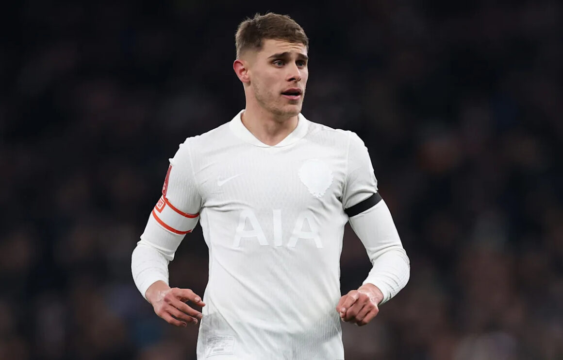 Liverpool Eyeing Move for… Liverpool Eyeing Move for…