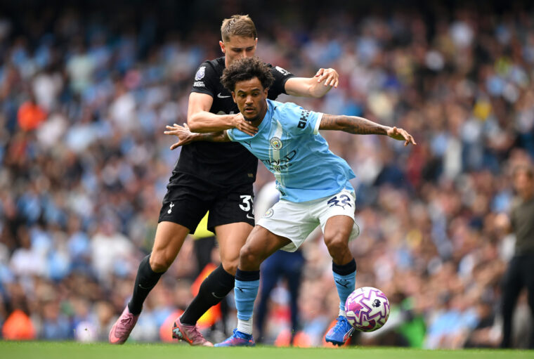 Fulham seal Oscar Bobb…
