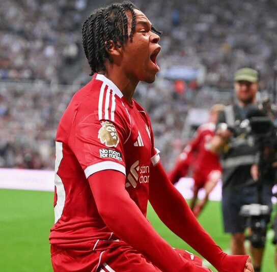 Arne Slot Updates on Rio…