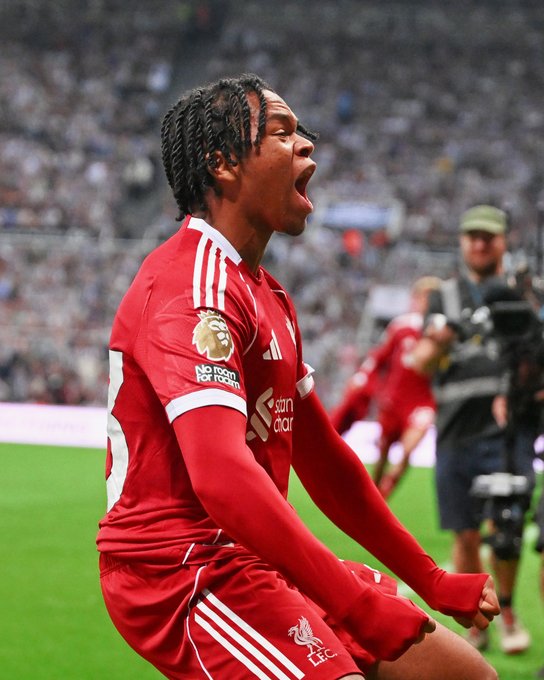 Arne Slot Updates on Rio… Arne Slot Updates on Rio…