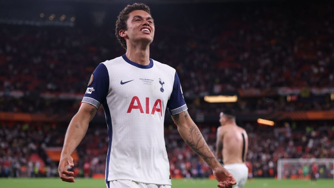 Sources: Spurs Johnson…