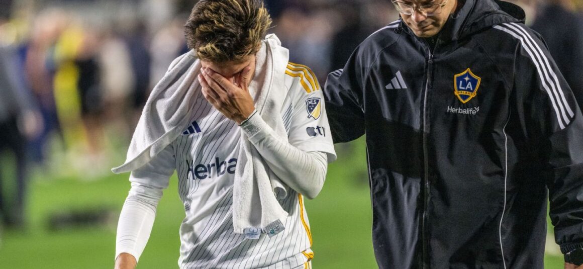 Galaxy Star Riqui Puig Out…