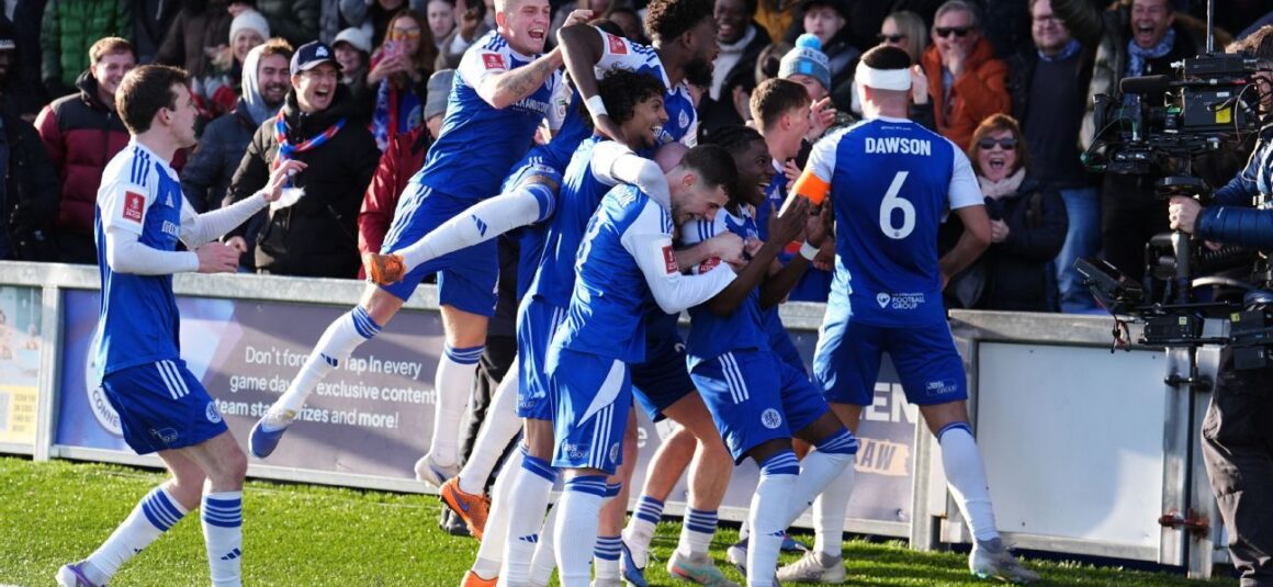 Macclesfield Shock FA Cup… Macclesfield Shock FA Cup…