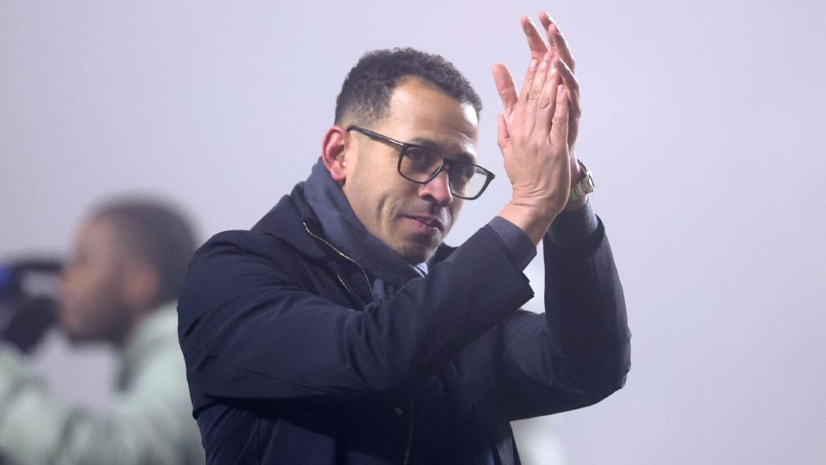 Rosenior Applauds… Rosenior Applauds…