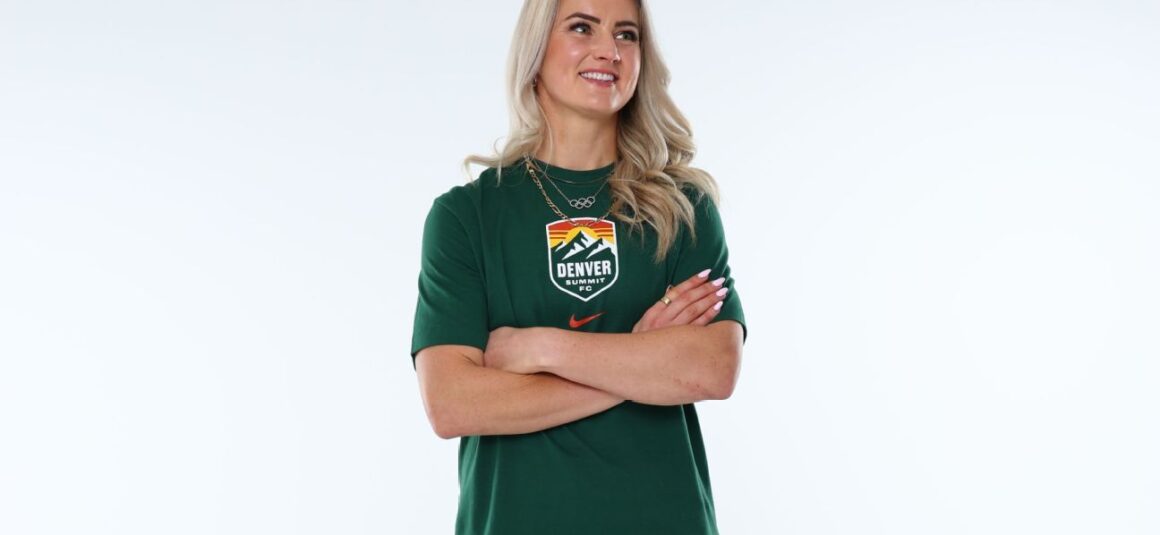 USWNT Captain Lindsey… USWNT Captain Lindsey…