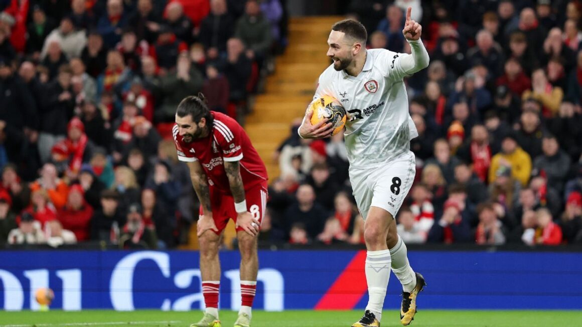 Barnsley coach: Szoboszlai…