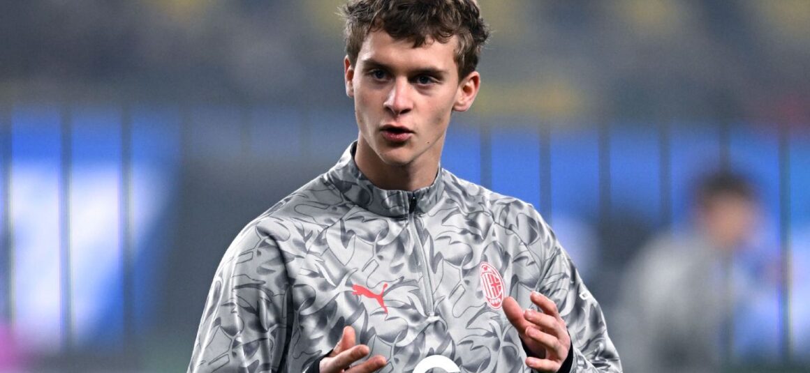 Ajax Sign Zlatans Son on… Ajax Sign Zlatans Son on…