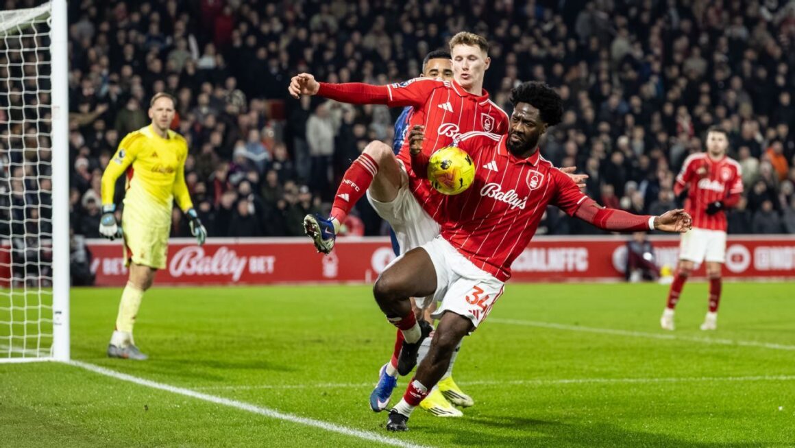 VAR Review: Should Arsenal… VAR Review: Should Arsenal…