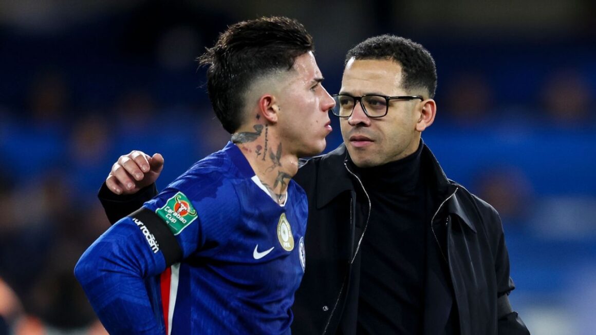 Rosenior Urges Enzo to…