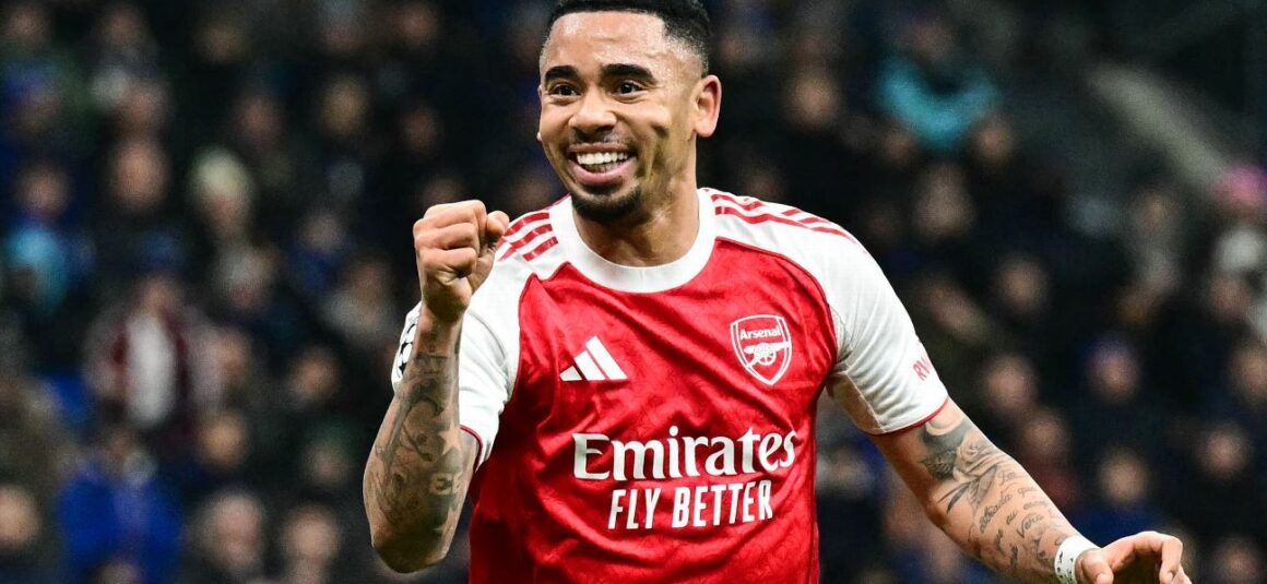 Arsenals Striker… Arsenals Striker…