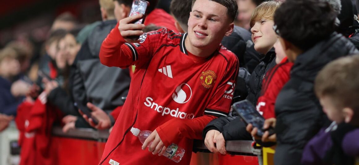 Wayne Rooneys Son Makes…