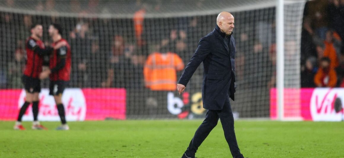 Carragher warns Slot: No…