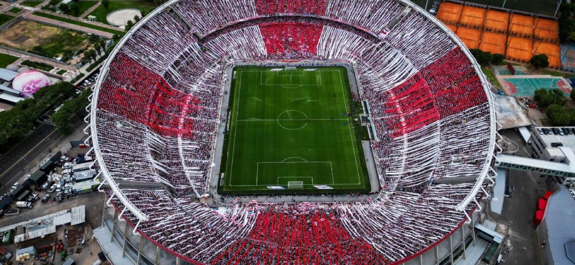 Iconic Monumental: Seat…