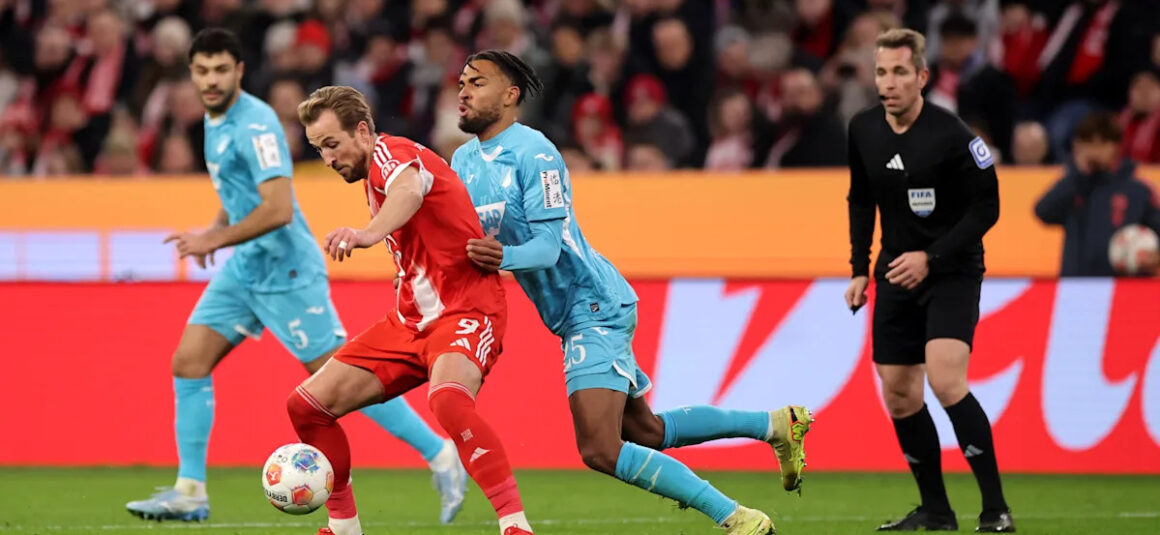 📸 Red card and two…