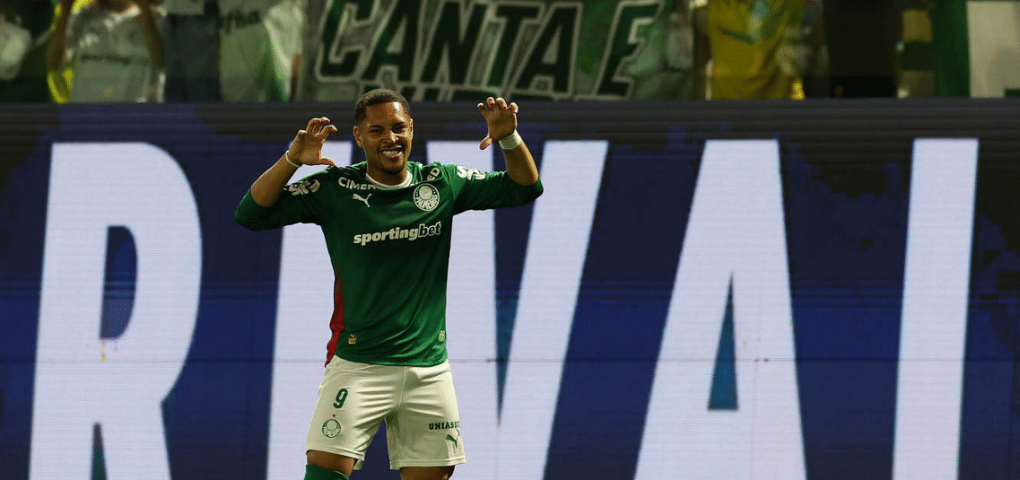 Vitor Roque Shines, Arias…