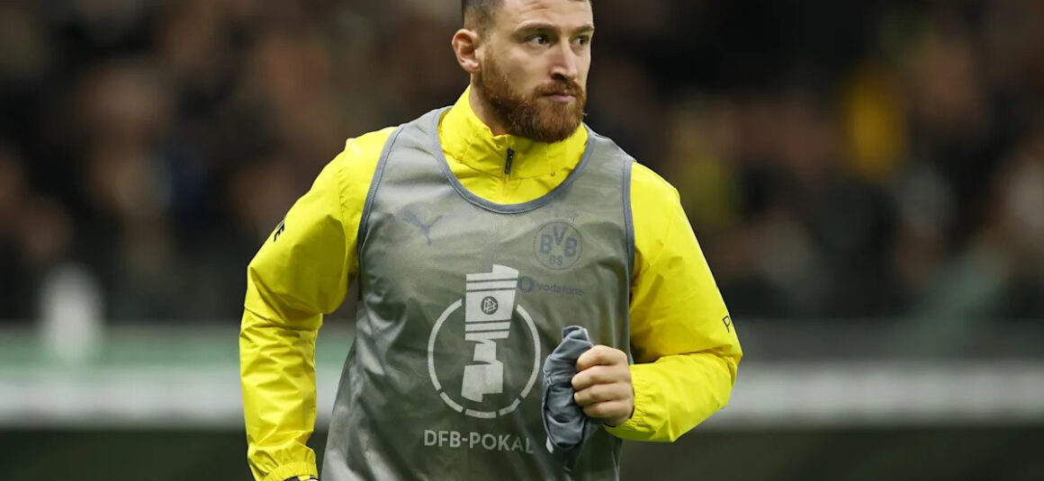 Borussia Dortmund Sign…