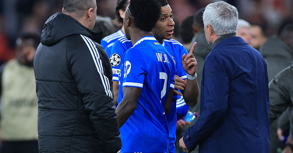 Mbappé Supports Vini and…