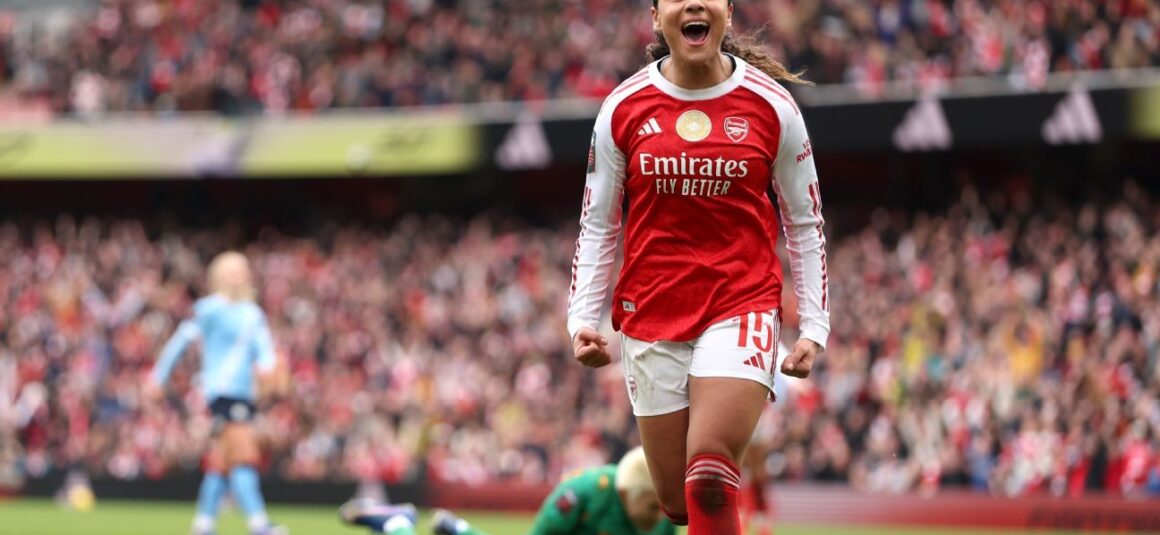 Arsenal Stun Man City to…