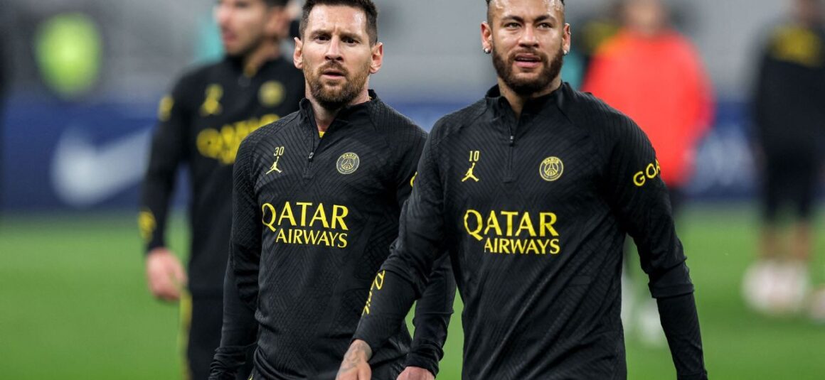 Neymar Presents Santos No….