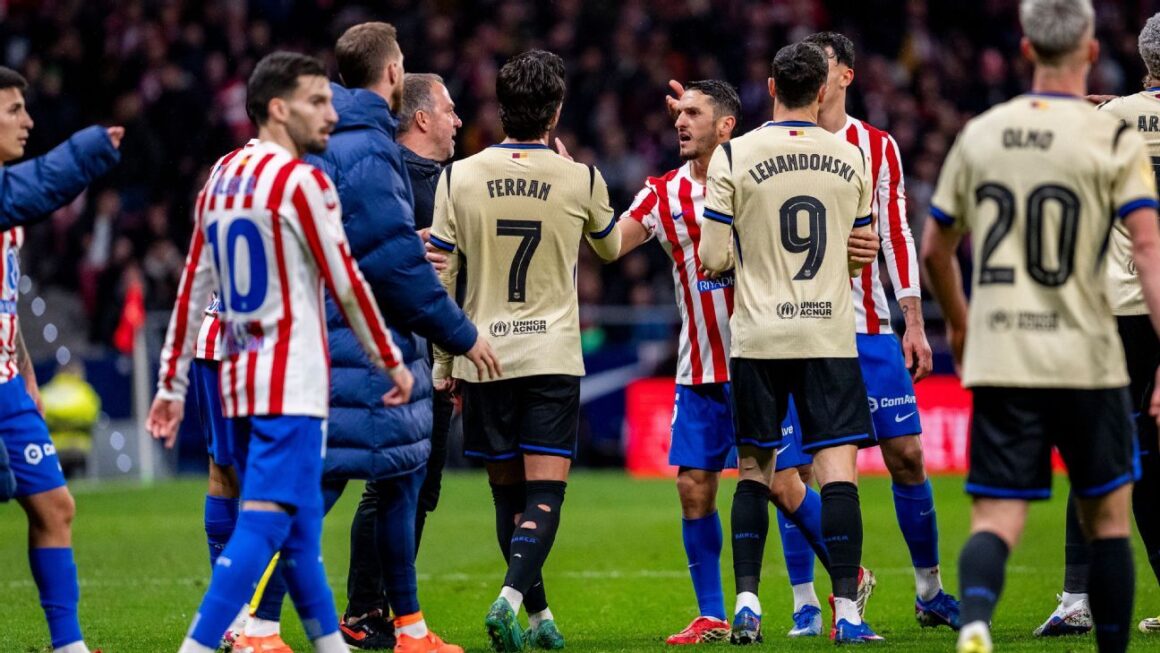 Barças Flick Praises Ref… Barças Flick Praises Ref…