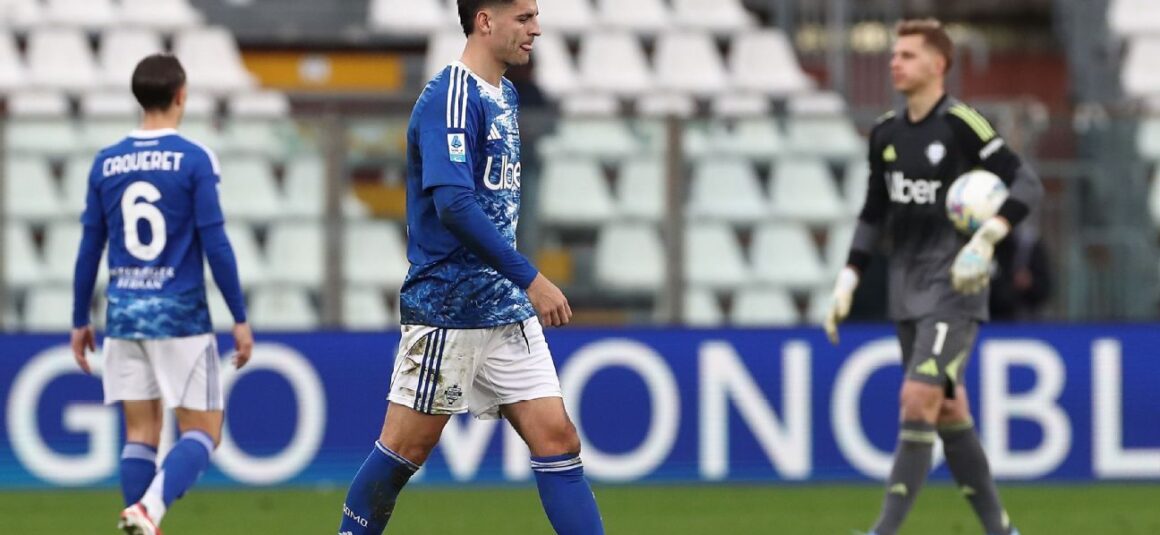 Fàbregas SLAMS Morata for…