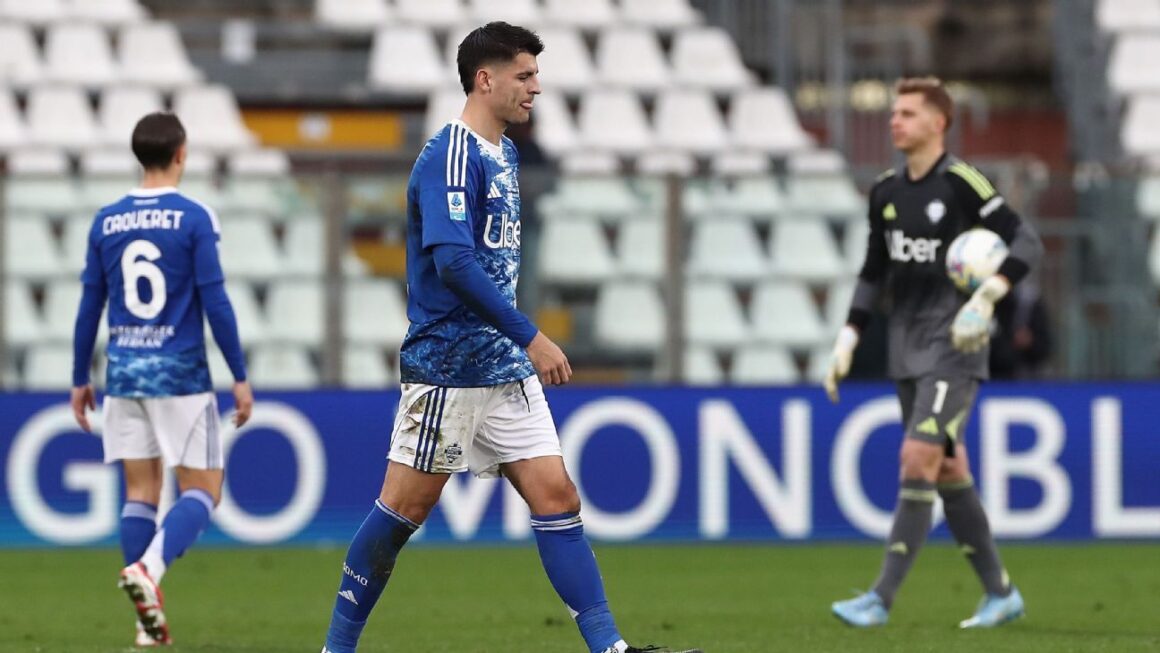 Fàbregas SLAMS Morata for…