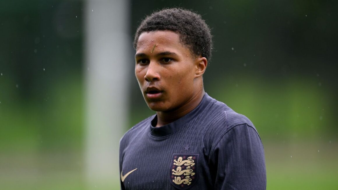 Norwich City Teen Tavares… Norwich City Teen Tavares…