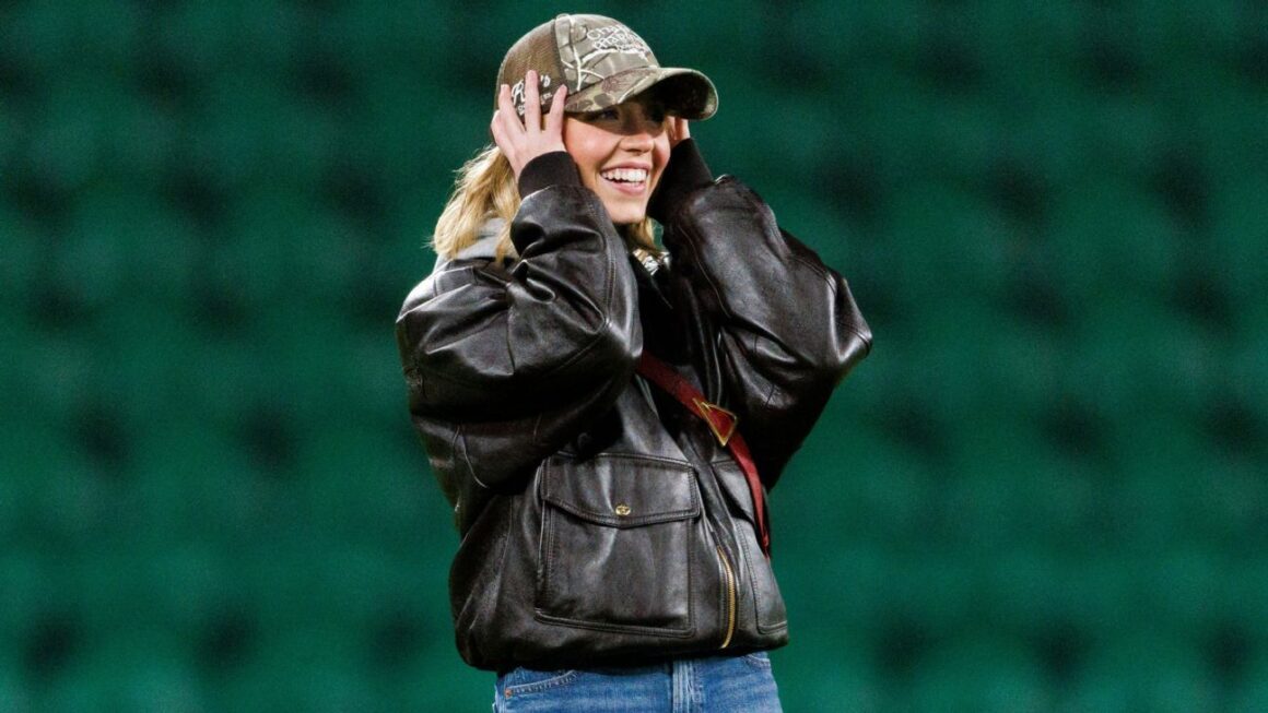 Did Sydney Sweeney Imitate…