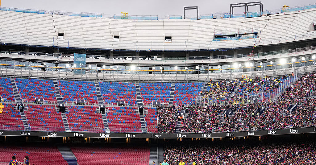 🏟️Lively Atmosphere…