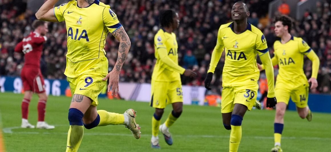 Tottenham Display…