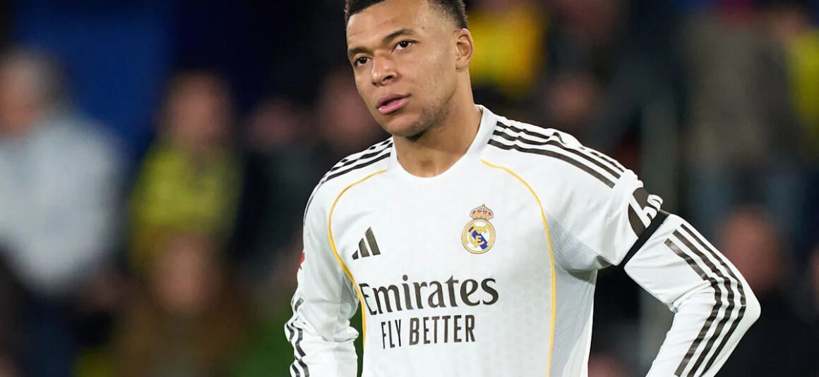 Mbappe Suffers Knee…