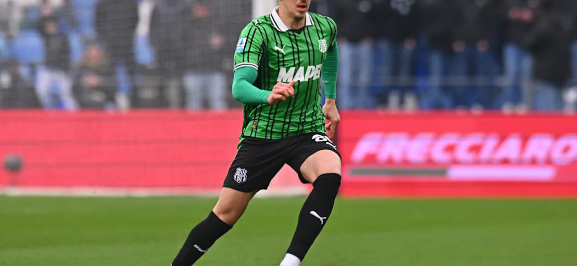 Sassuolo CEO Hands Inter… Sassuolo CEO Hands Inter…