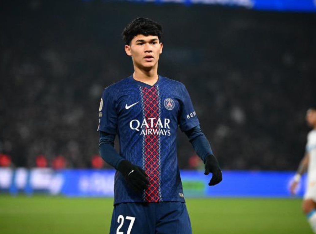 PSG v Monaco: New Signing… PSG v Monaco: New Signing…