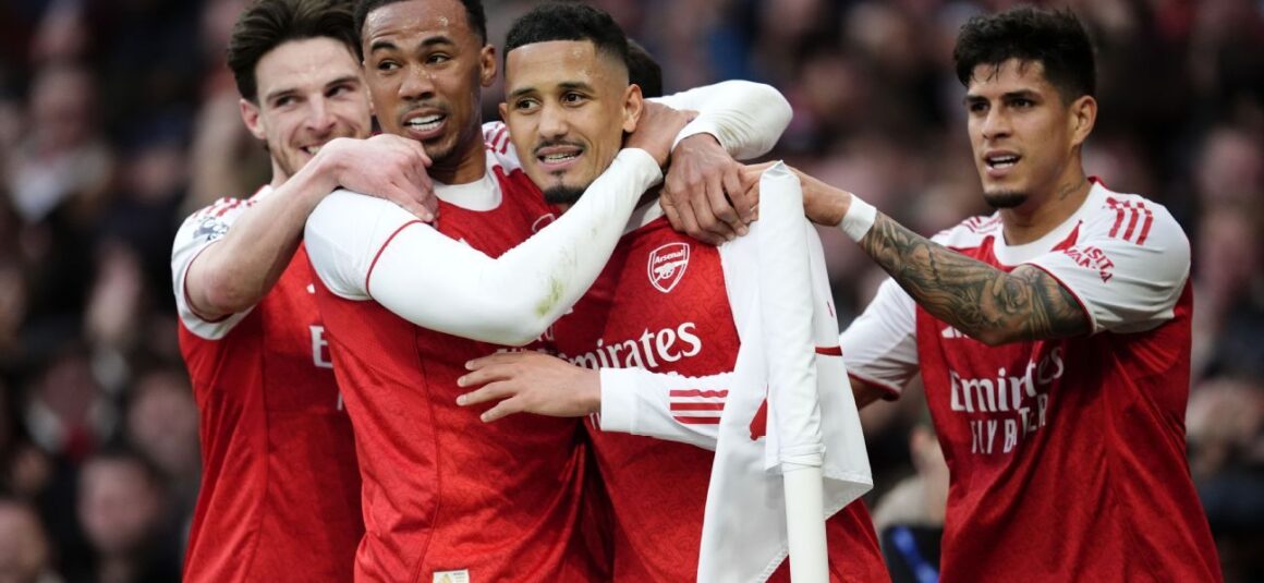 Arsenal Riding Corner…