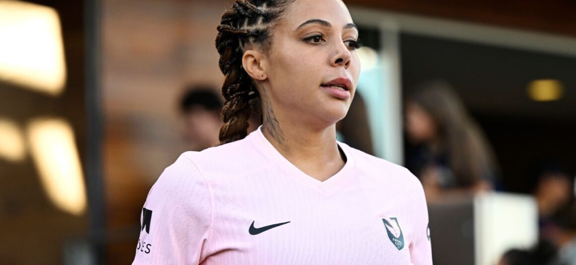 Sydney Leroux Hints at…