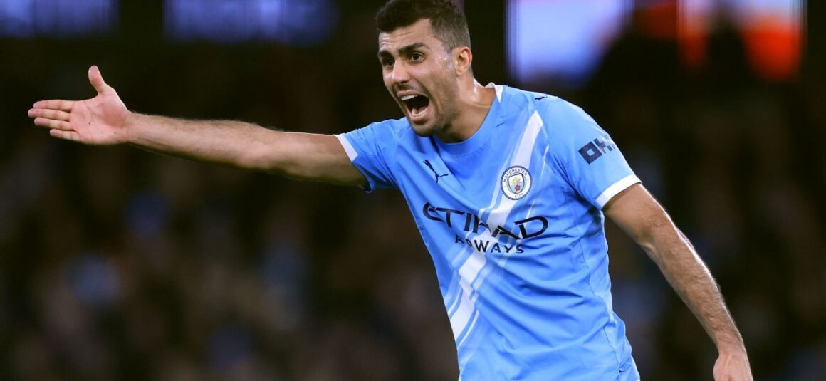 Real Madrid Face Midfield…