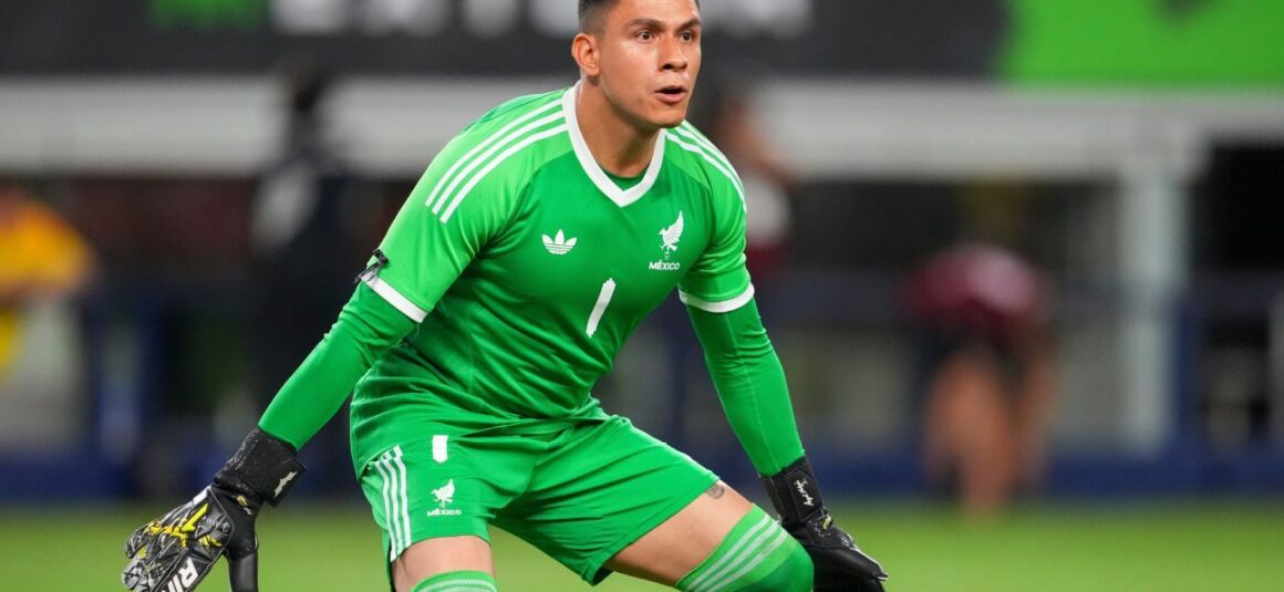 Mexico GK Malagón Out of…