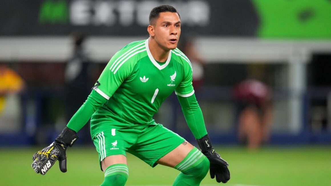 Mexico GK Malagón Out of…