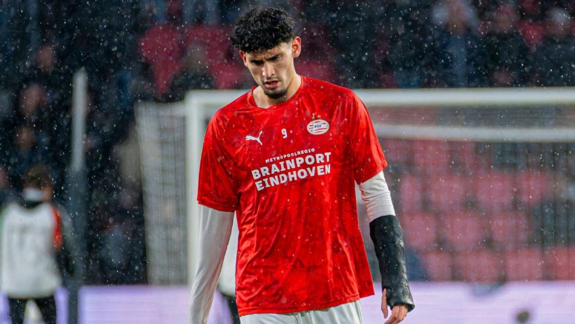 U.S. striker Pepis Fulham…