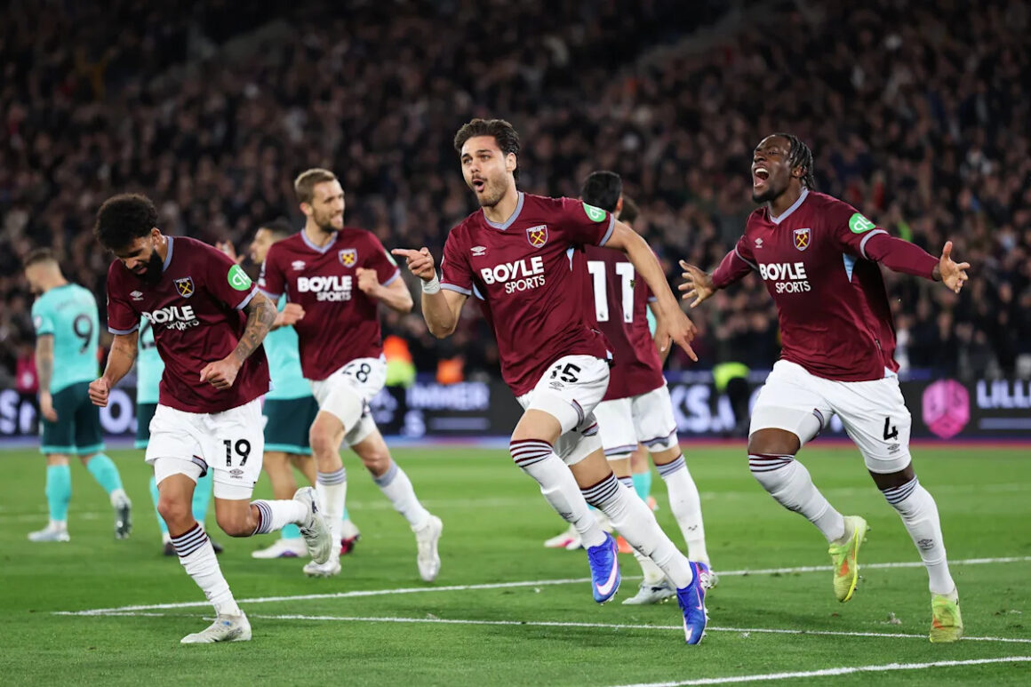 West Ham Thrash Wolves 4 West Ham Thrash Wolves 4