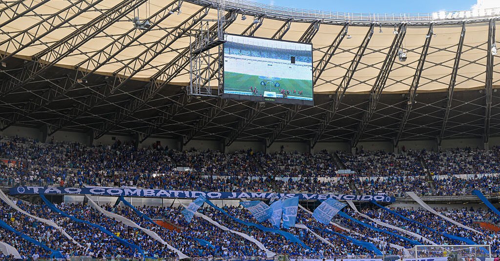 Cruzeiro and Vitória XIs…